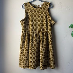 Ruffle detail printed dress